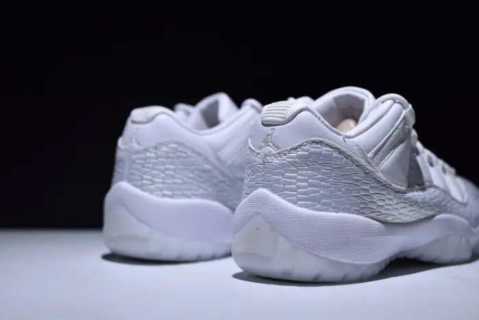 air jordan 11 low heiress frost white 