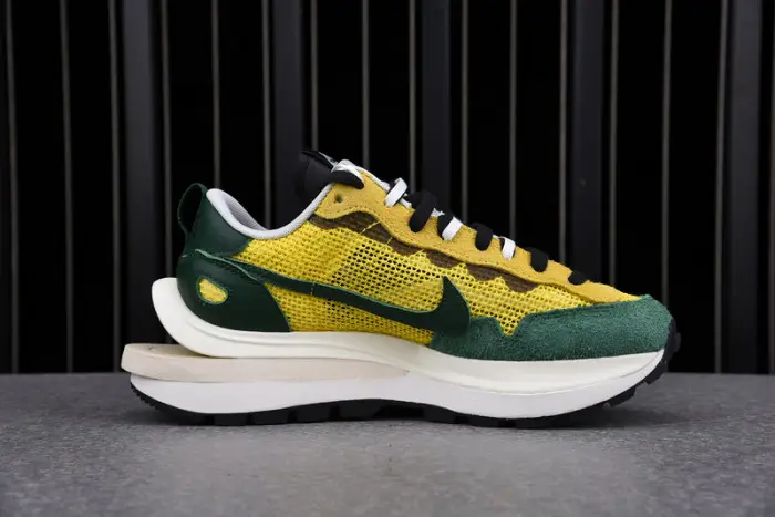 nike vaporwaffle sacai tour yellow stadium green 