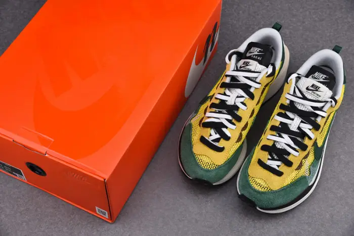 nike vaporwaffle sacai tour yellow stadium green 