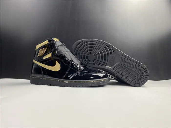 air jordan 1 high og patent ‘black gold’ 