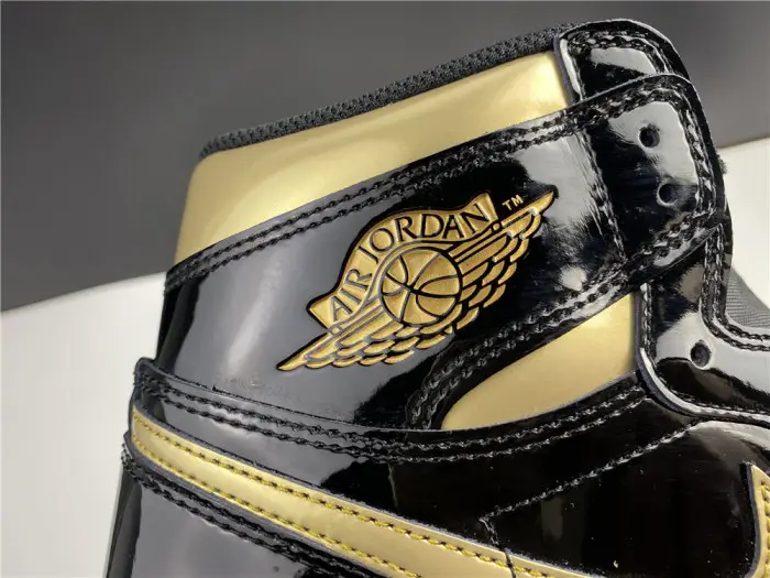air jordan 1 high og patent ‘black gold’ 