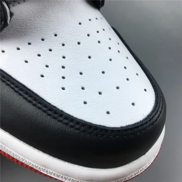 air jordan 1 satin black toe 