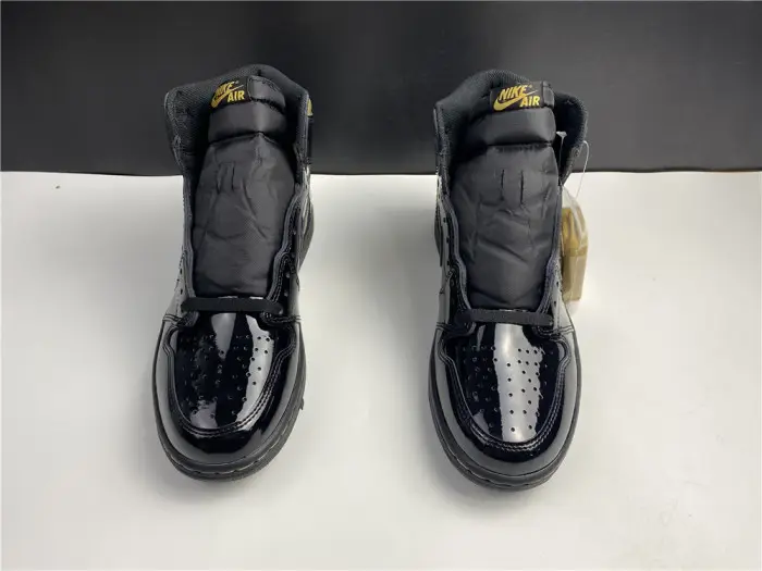 air jordan 1 high og patent ‘black gold’ 