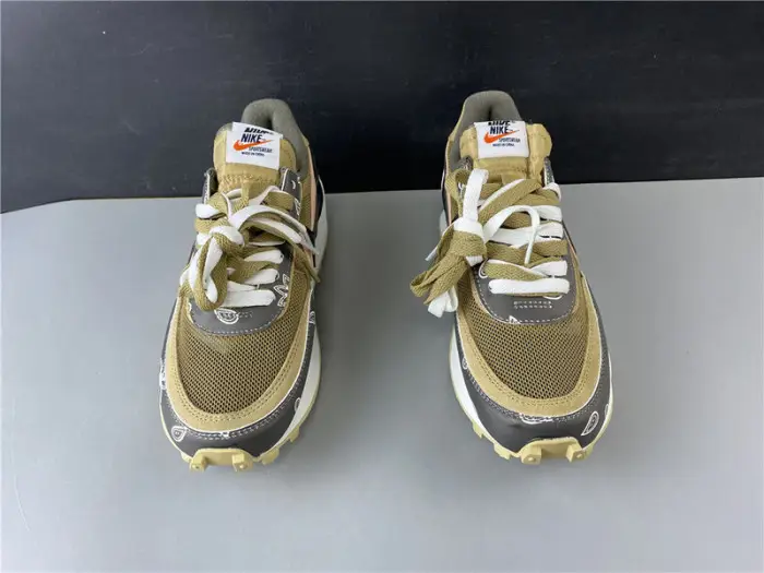 travis scott x sacai x nike ldv waffle daybreak" 