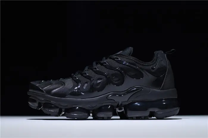 nike air vapormax plus triple black AFE423