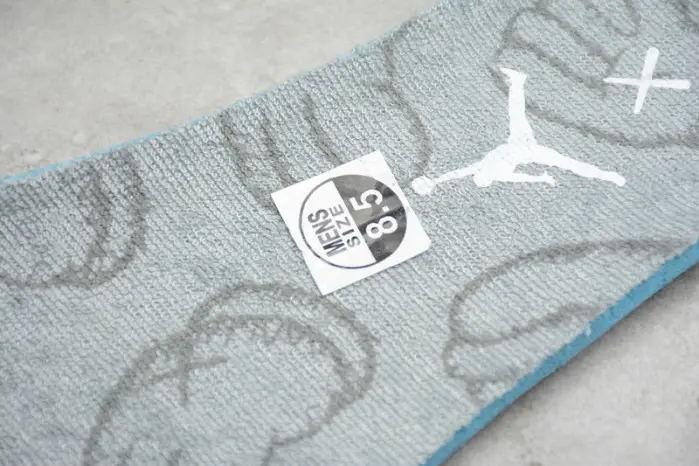 nike air jordan 4 retro kaws cool grey 930155 