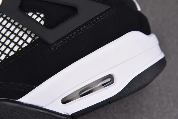 air jordan 4 “white thunder” 