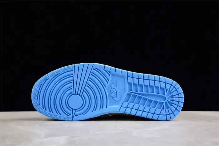 air jordan 1 high og ‘unc toe’ 