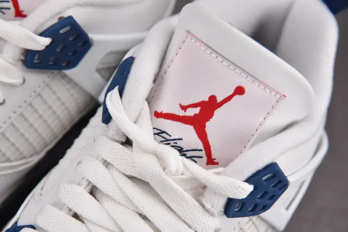 Air Jordan 4 Retro SB Navy 