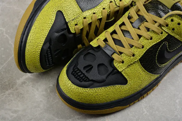 Nike Dunk Low QS Halloween Skull 