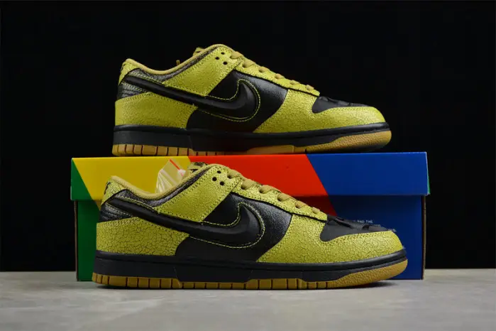 Nike Dunk Low QS Halloween Skull 