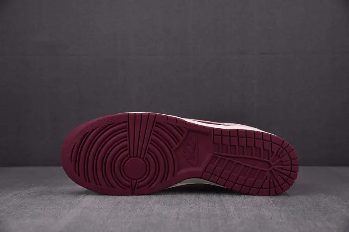 Nike Dunk Low Retro PRM Valentine''s Day (2023) 