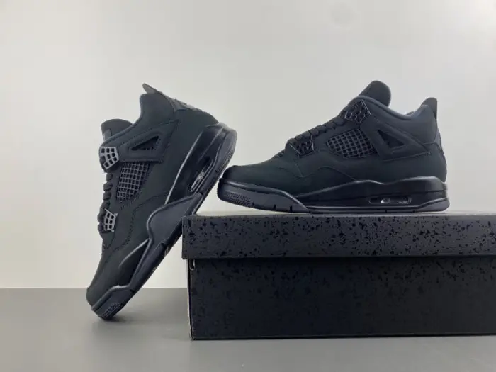 Air Jordan 4 Retro Black Cat (2025) 
