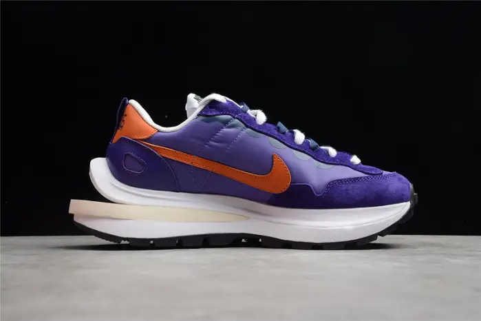 nike vaporwaffle sacai dark iris 