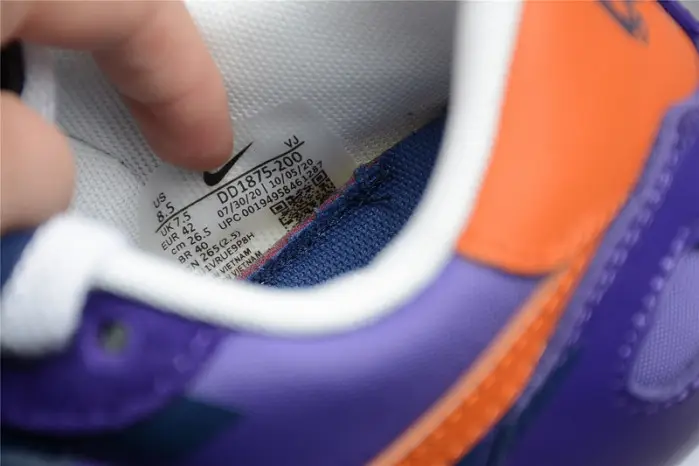 nike vaporwaffle sacai dark iris 