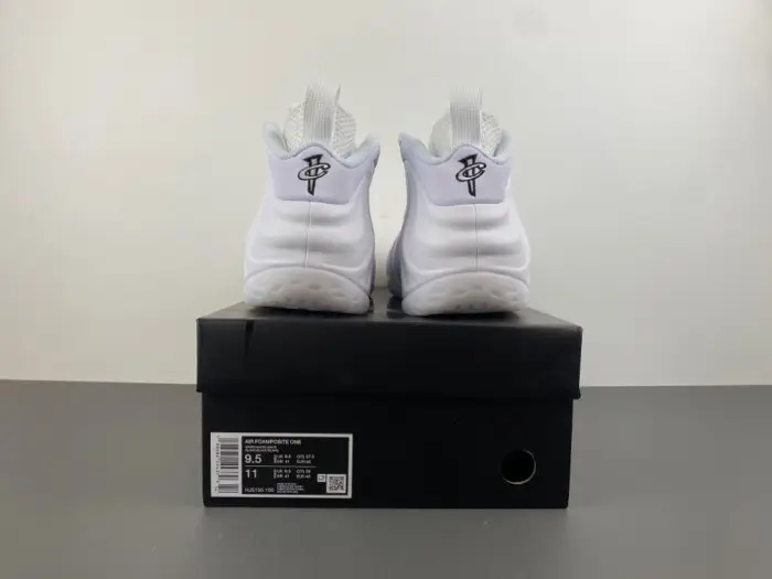Nike Air Foamposite One Triple White 