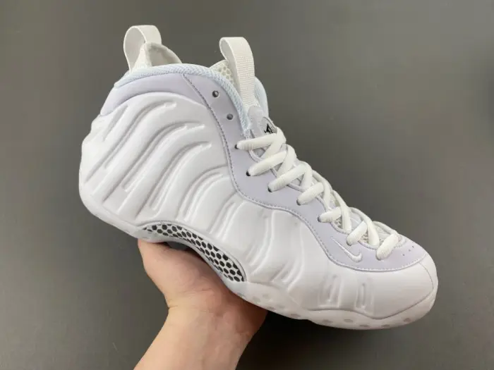 Nike Air Foamposite One Triple White 