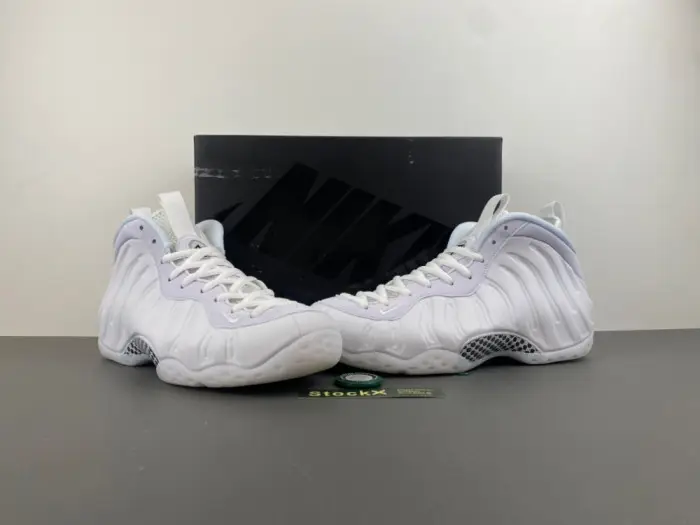 Nike Air Foamposite One Triple White 