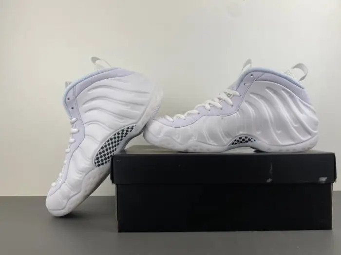 Nike Air Foamposite One Triple White 