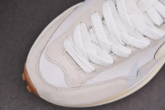 nike vaporwaffle sacai sail gum 