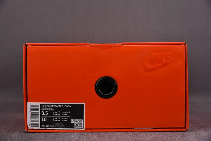 nike vaporwaffle sacai sail gum 