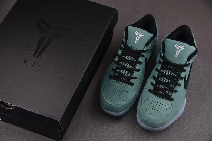 nike kobe 4 protro “girl dad” 