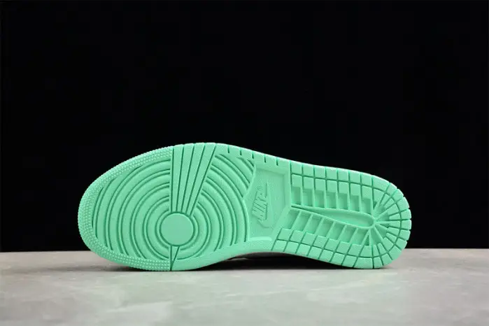 air jordan 1 retro high og green glow 