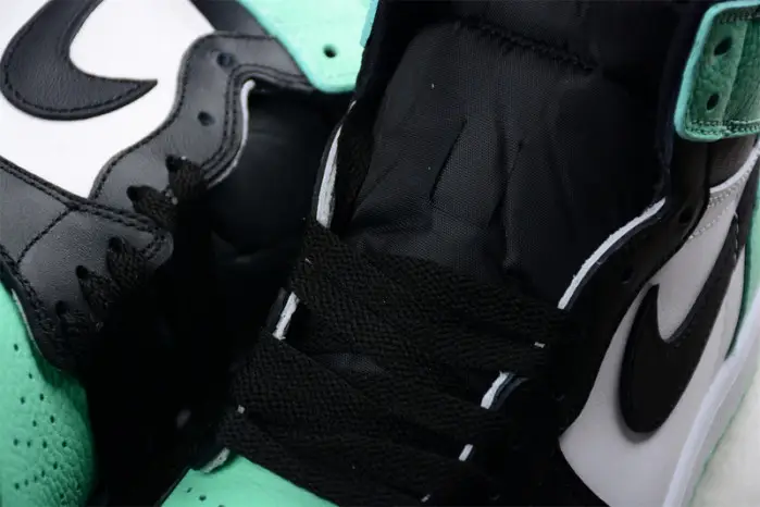 air jordan 1 retro high og green glow 
