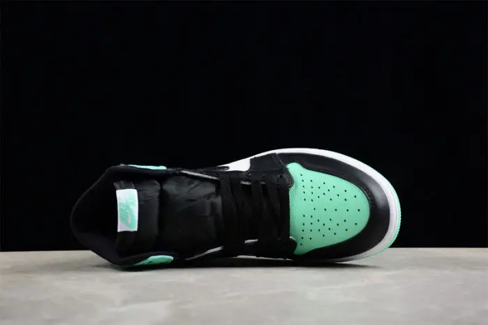 air jordan 1 retro high og green glow 