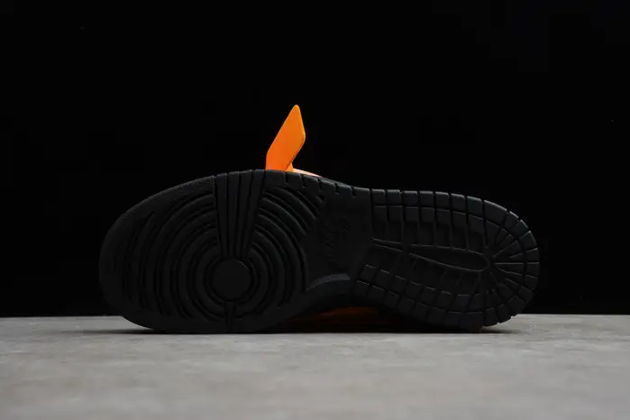 OFW x Nike Air Rubber Dunk “University Gold 
