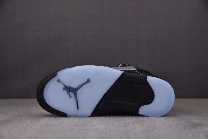 Air Jordan 5 “Black Metallic Reimagined” 