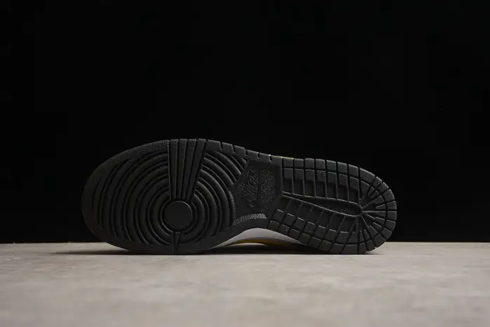 nike dunk low black yellow 