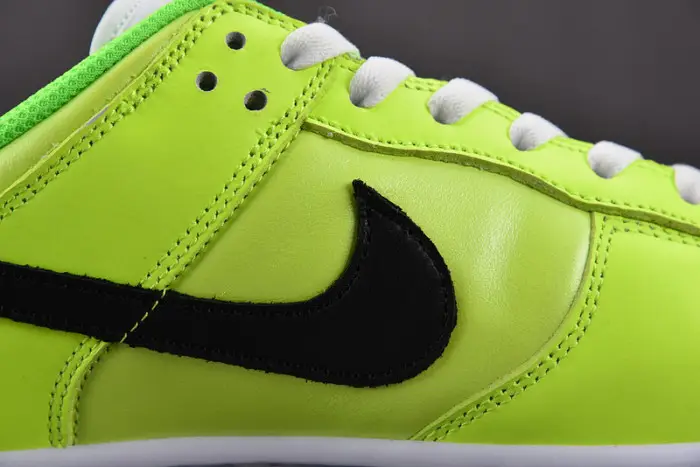 nike dunk low glow in the dark 