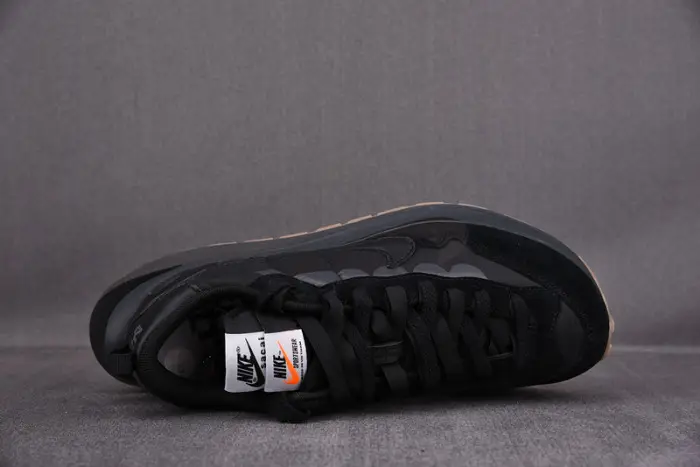 nike vaporwaffle sacai ''black gum'' 