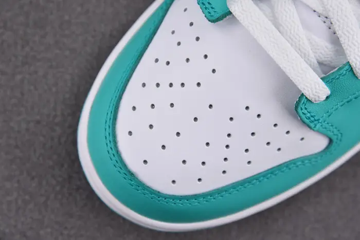 nike dunk low “clear jade” 