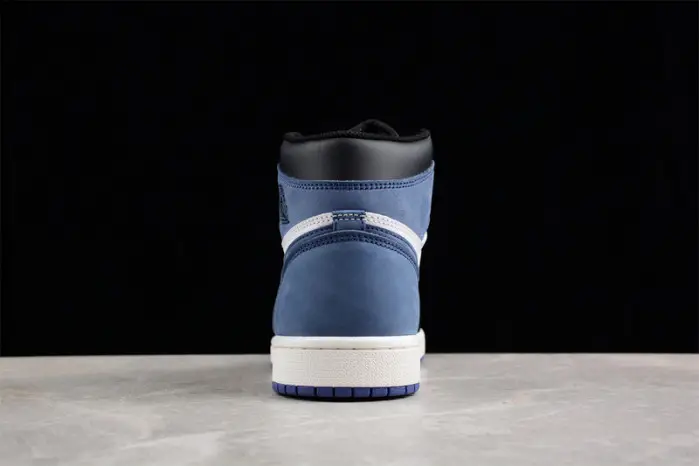 air jordan 1 retro high blue moon 